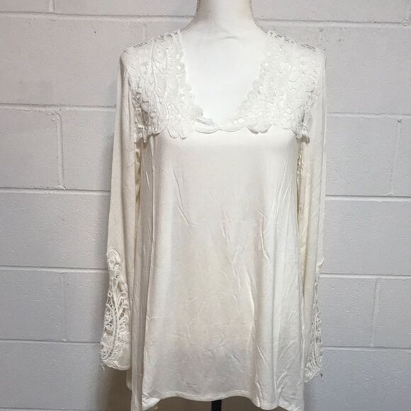 Ivory L/S w/Lace Yoke & Sleeve Detail Sharkbite Top - NWOT - Picture 1 of 8